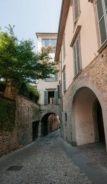 B&B La Torretta Di Via Tassis Бергамо Экстерьер фото